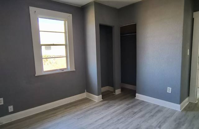 2-Bedroom WITH SUNROOM Home for Rent in Downtown Winter Haven photos photos