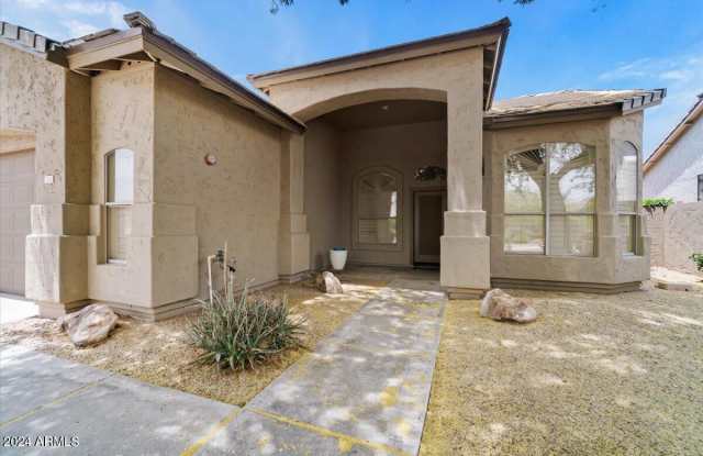 7340 E FLEDGLING Drive Gallery 3
