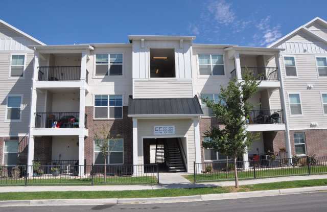 3 bedroom, 2 bathroom house located in the desirable area of Saratoga Springs/ Lehi, UT - 4076 West 1530 North, Lehi, UT 84043