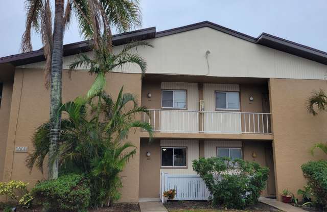 Annual or short term turnkey furnished ground floor condo near Siesta Key photos photos