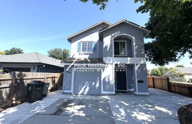 Great 4 Bd/2.5Ba Duplex with 1 Car Garage! photos photos
