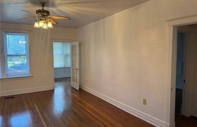 5147 Waterman Boulevard Gallery 4