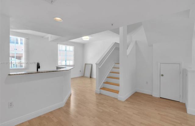 2921 Northeast 185th Street Gallery 4