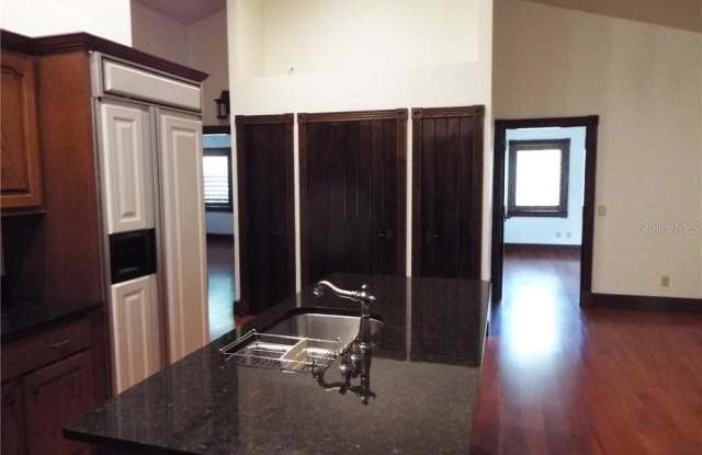 2186 COFFEE POT BOULEVARD NE Gallery 2