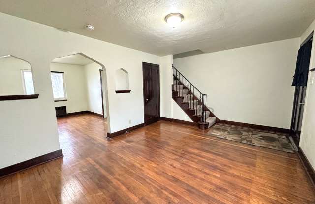 246 East Meyers Street photos photos