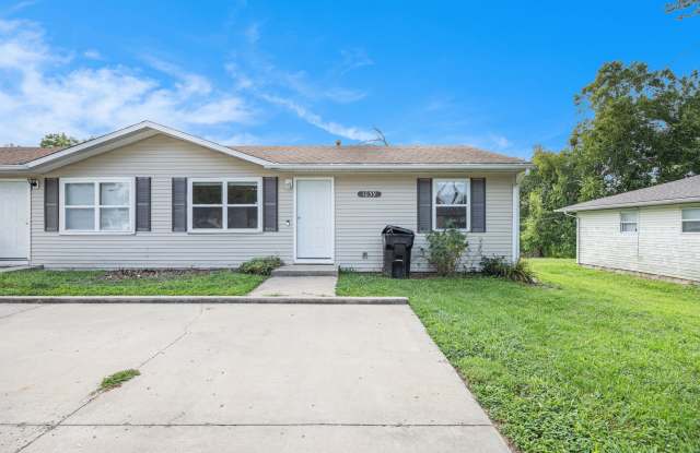 **$0 Application Fee for August!!** Beautiful 2-bedroom Duplex in the heart of Independence! photos photos