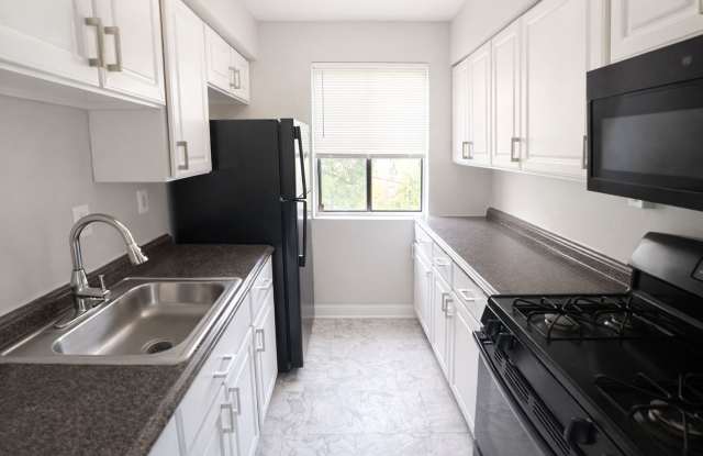 2026 Move-In Special – $500 LEASE SIGNING BONUS!! Top-Floor 2-Bedroom Condo in Southwest DC – Remodeled  Move-In Ready!! photos photos
