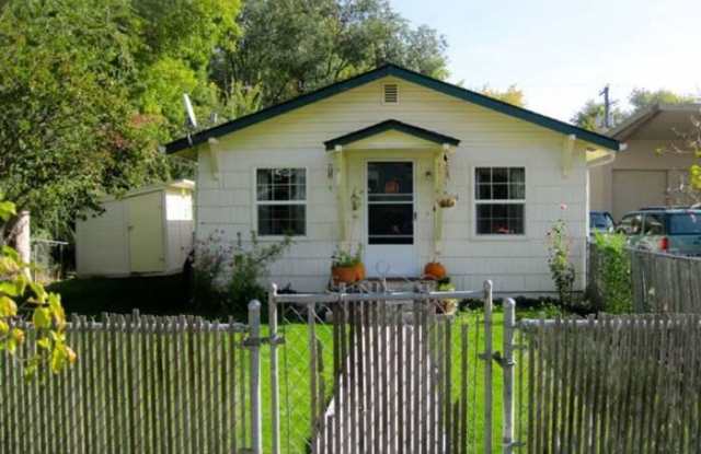 This perfect 2-bedroom, 1-bathroom Apartment with Great Location! photos photos