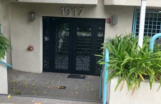 1917 Glendon Ave Gallery 3