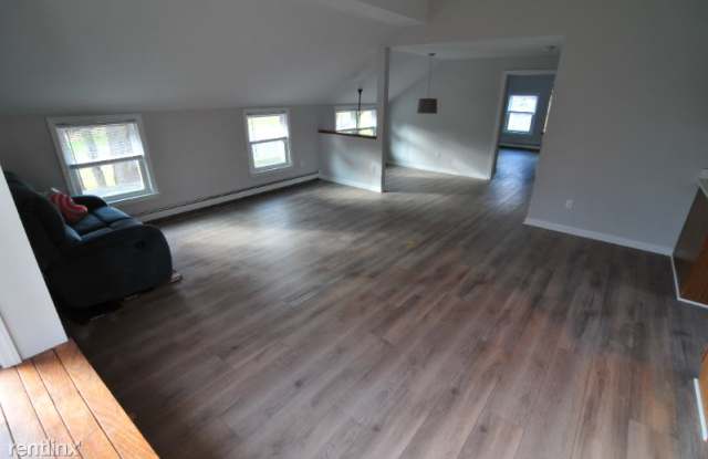600 Long Hill Avenue Gallery 2