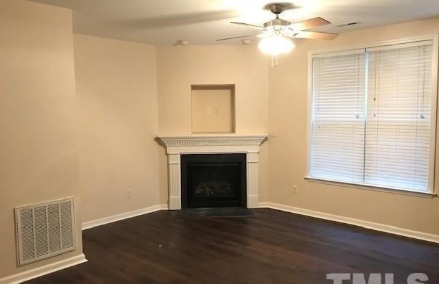 5504 Bradford Pear Court Gallery 2