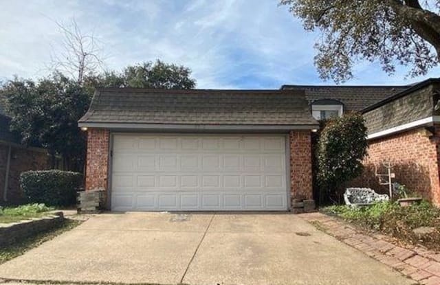 2813 Summit View Drive - 2813 Summit View Drive, Bedford, TX 76021