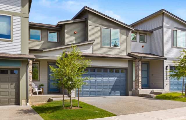 Bright 3-Bedroom Edgewood Townhome with Loft and 2-Car Garage Gallery 4