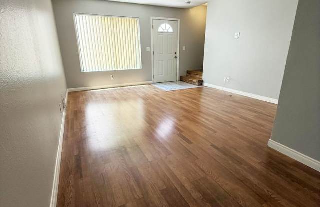 2 Bed 1.5 Bath Townhome in Colusa Terrace - Linda Vista/USD photos photos