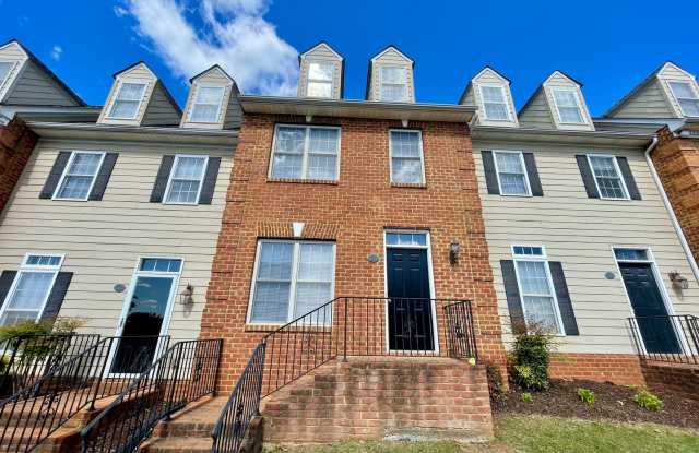 Beautiful Upscale Town House - 824 Wiggington Road, Lynchburg, VA 24502