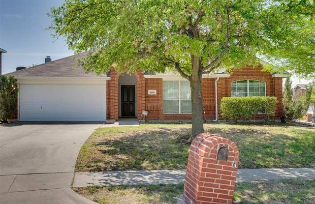 2100 Hemingway Drive - 2100 Hemingway Drive, Denton, TX 76210