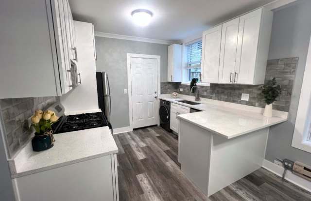 2133 W Giddings St photos photos