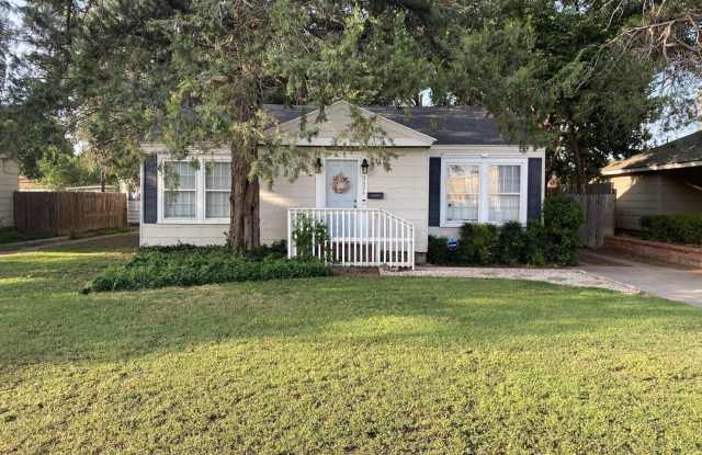 2621 27th Street photos photos