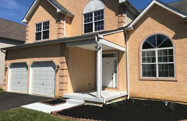 1933 SAXON Drive Gallery 4