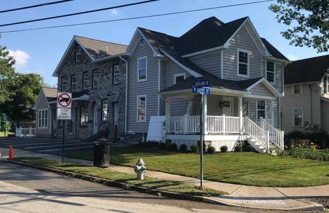 400 W WAYNE Avenue unit: 3 photos photos