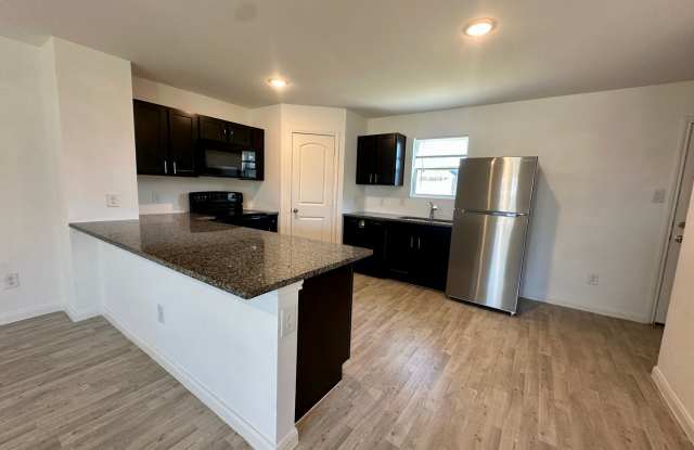 For Lease | 2 Bed, 1 Bath | 1,000 Sq Ft | Marie Village Subdivision | photos photos