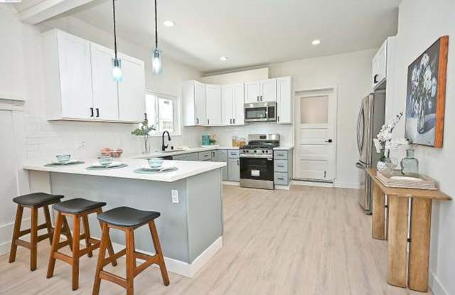 COMING SOON! |$4,200 | Newly Updated 3BR/2BA Oakland Home w/ Loft & Modern Finishes Gallery 1