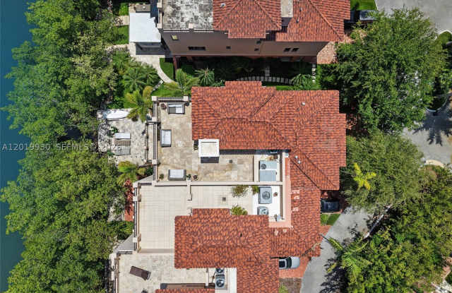 6226 Paradise Point Dr Gallery 2