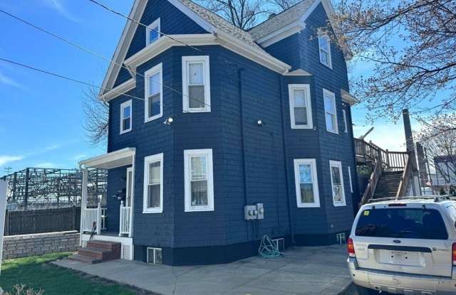 23-R Thorndike St unit: 2 photos photos