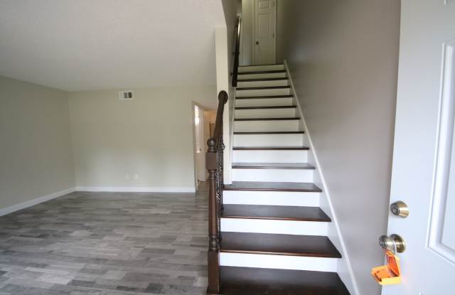2 Bed/1.5 Bath House Available for Rent Gallery 4