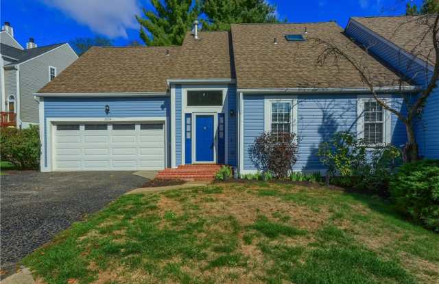 2624 Hunters Point Dr - 2624 Hunters Point Drive, Franklin Park, PA 15090