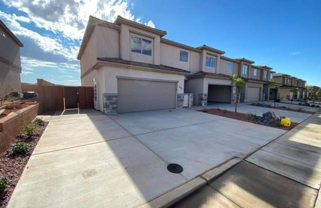 Beautifully Designed 3 Bedroom Townhome Nestled Near the Red Rocks photos photos