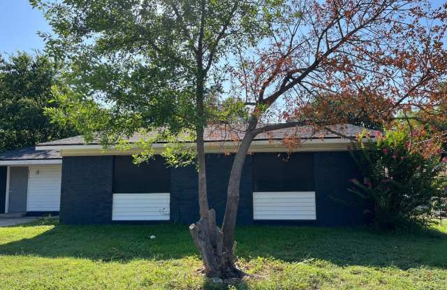 Four bedroom home! Housing assistance accepted! photos photos