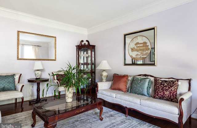 115 LONGFELLOW DR Gallery 4