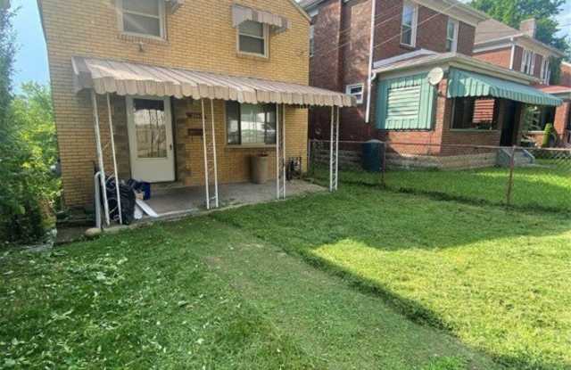2047 Chalfant St photos photos