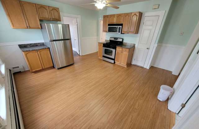 $2350 - 3 Bed / 1 Bath Condominium in Manchester's Somerville Neighborhood with 2 Car Off-Street Parking! photos photos