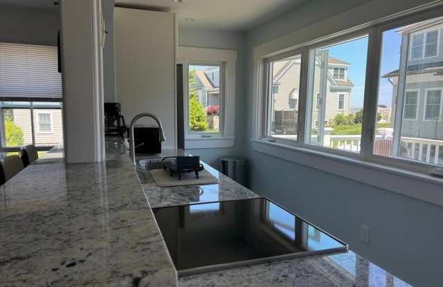 1300 Ocean Boulevard Gallery 4