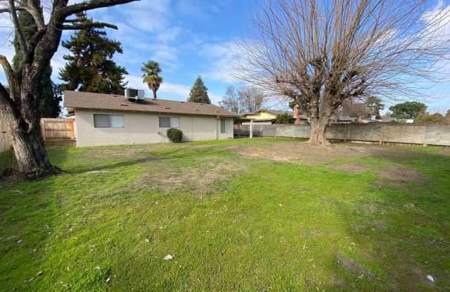 Lovely home for rent in an established neighborhood! Coming soon photos photos