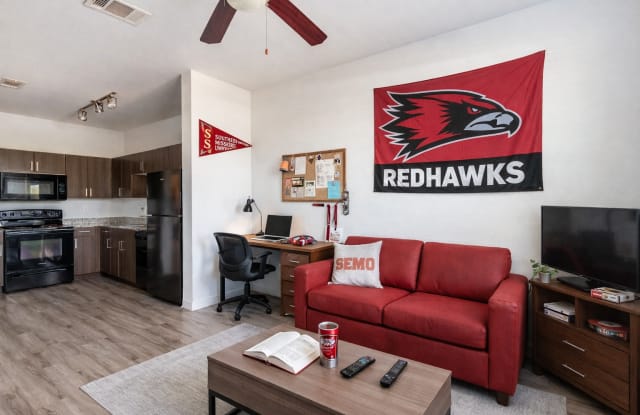 Hawks Landing Apartments - Co-Living Gallery 4