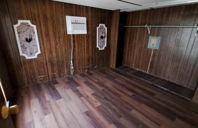 905 NE CAMP Street Gallery 3