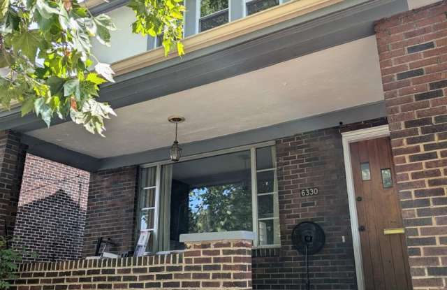 Cozy 3 bedroom 1 Bathroom Home (Squirrel Hill South) photos photos