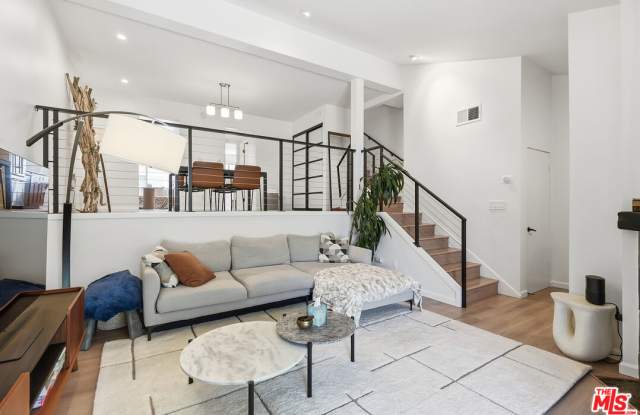 4314 Glencoe Avenue Gallery 2