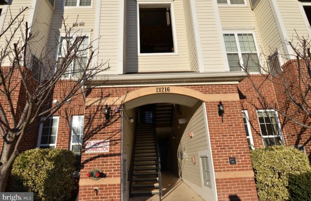 21216 MCFADDEN SQ #108 - 21216 Mcfadden Square, Cascades, VA 20165