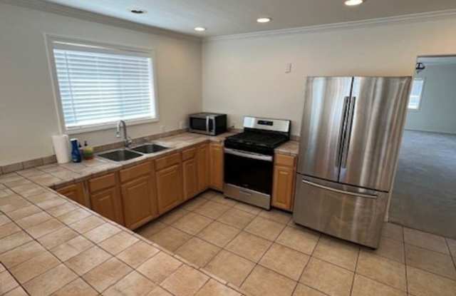 Newly Renovated 2 Bedroom Home in Mountain Community – Spacious Basement & Large Yard! Gallery 3