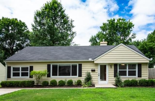 2314 W 77th St - 2314 West 77th Street, Prairie Village, KS 66208