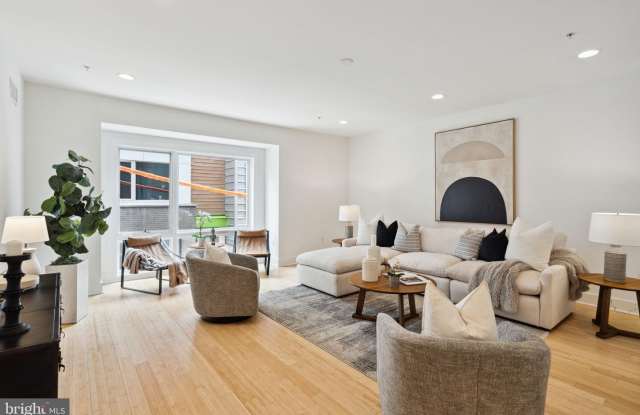 1102 N HOPE ST photos photos