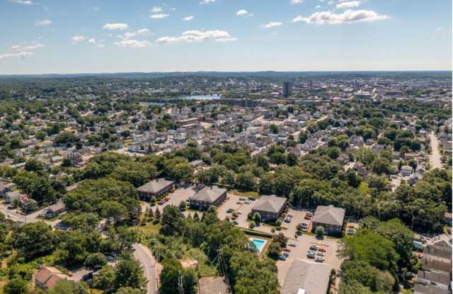 Meadow Lane Apartments Gallery 3