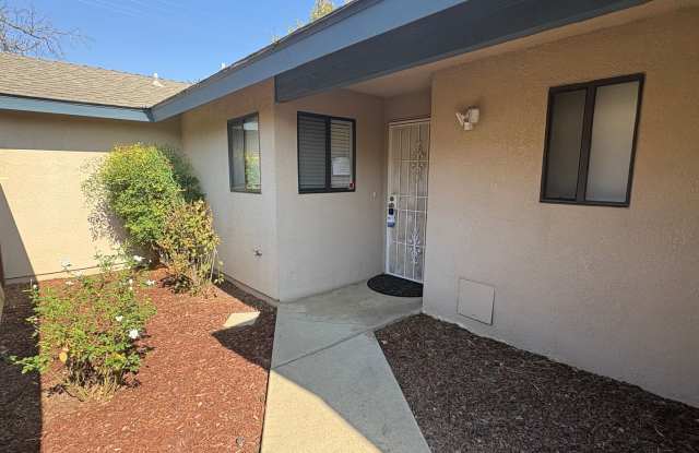Nice Home on a Corner Lot Available Now! Gallery 3