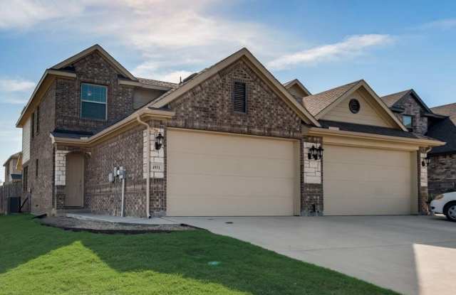 4929-4931 Sanger Circle Drive photos photos