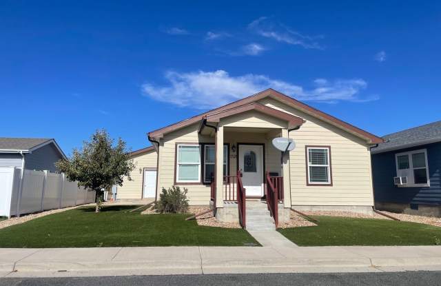 PRICE REDUCED + $1000 OFF FIRST MONTHS RENT = A DEAL YOU CAN'T PASS UP! - 1521 Osage Avenue, Fort Morgan, CO 80701