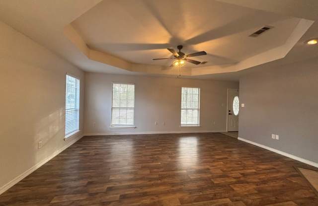 39313 Mcqueen Road Gallery 2